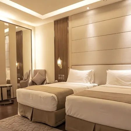 Best Western PLUS Runway
