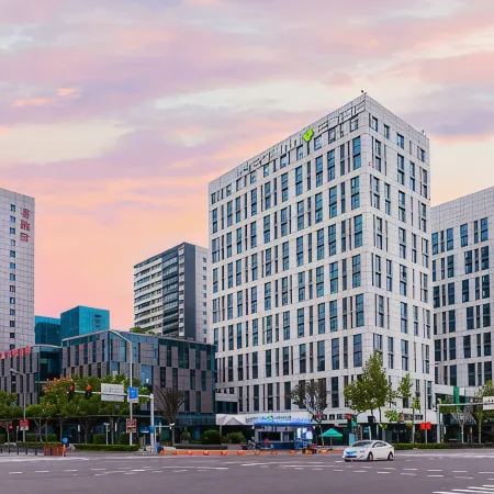 Lereal Inn (Ningbo East New Town Convention and Exhibition Center)