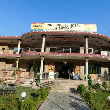 Hotel Pine Breeze and Restaurant