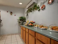 Microtel Inn & Suites by Wyndham Matthews/Charlotte - breakfast