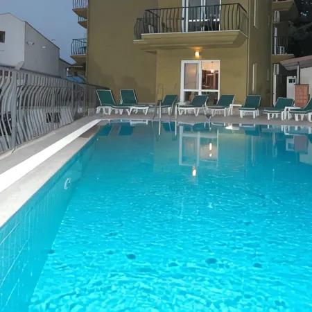 Es Apartments