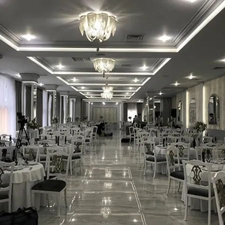 Royal Class Hotel