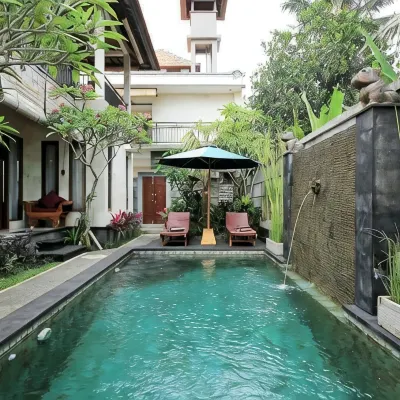 Uma Padi Villa Hotels near Kedewatan