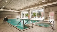 Sheraton Parkway Toronto North Hotel & Suites - ที่มีสระว่ายน้ำ