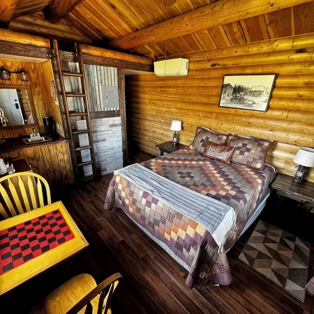 Cabin 5 at the Almo Inn Near City of Rocks/Castle Rocks Parks in Idaho