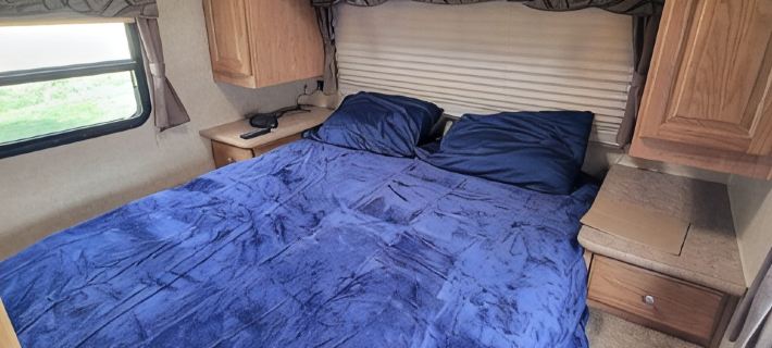 Kinkaid Kamper with AC in Oraville - 2 bedrooms for a cozy stay. house mattress Hotels in Jackson County