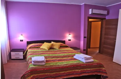 Seafront apartment. 3 double beds and 3 bathrooms