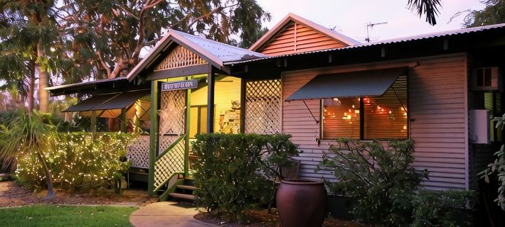 Cocos Beach Bungalows Hotels in Broome
