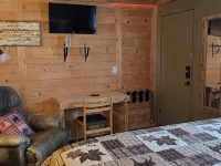 Unit 2: King Bed Suite with Full Kitchen at the Cedaredge Lodge Hotels in Delta County