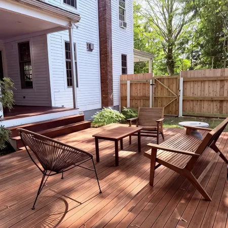 Downtown Kennebunk Home - Spacious! - Walk to area shops and restaurants!
