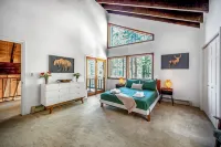 Your Peaceful Getaway - Lake Tahoe Luxury Chalet w/ Gym & Theater