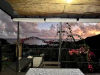 Bungalow with magnificent lagoon and mountain views, in a natural setting