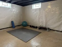 Cozy Secluded Estate with a Private Pond - Easy Access and Pet Friendly - Gym