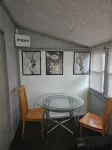 Charming 2-bedroom bungalow house in brilliant Kansas City  KS with AC, WiFi - Homestays