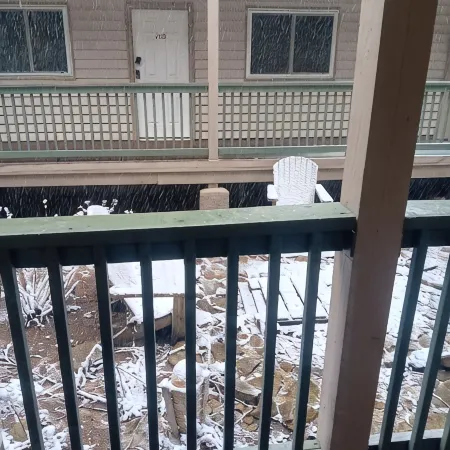 Cozy 2 bedroom condo walking distance to slopes hot tub,pool,gameroom,gym.