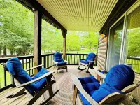 Lazy River Cabin: Private 3 Bedroom, 3 Bath Getaway on Lake Wallenpaupack