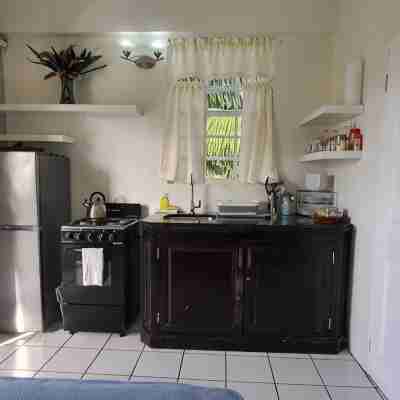 Studio w Pool Near IGY Marina, Beach & Amenities Others