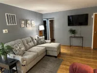Charming 2-bedroom house in brilliant Indianapolis with AC, WiFi - Bungalows