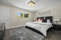 Luxury 8 beds Villa with Private Heated Pool & Resort Amenities