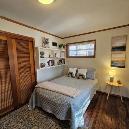 Charming 3-bedroom house with all the amenities located in the heart of Jackson