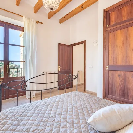 SA Volta de CA NóLIVER Deia Villa with New Pool & Sea and Mountain Views Hotels in Deia