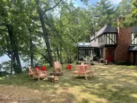 Relaxing Lake Home with Private Water Access - Pet Friendly - พร้อมWifi