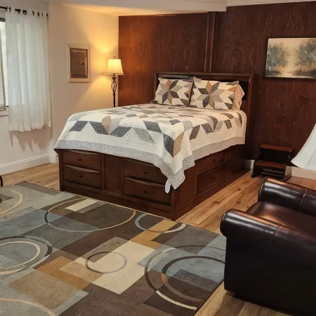 The Lazy Bear Condominium- Pet Friendly!