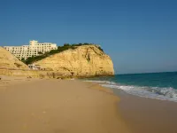 Charmy apartment in front of the centeanes beach in Carvoeiro - 3-Star