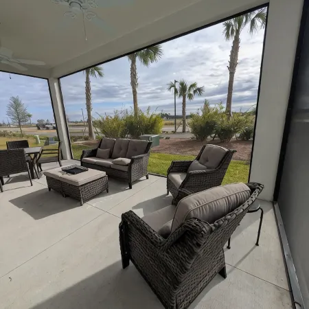 Charming and spacious three-bed, three-bath brand new house in The Villages