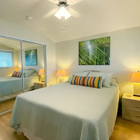 Kona Isle B34 - Ocean View, Top Floor with Full AC. Peaceful Oceanfront Complex.