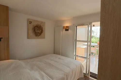 Cap Esterel T2  Air CO, Sea View, Ground Floor, Terrace, Garden & Parking - Kitchens