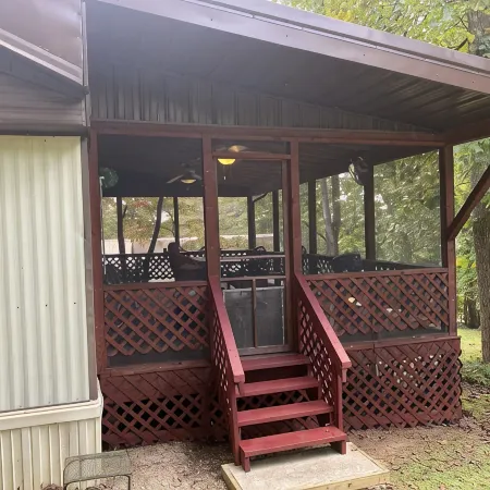 Lake Cumberland Retreat #1 near Somerset, Boat Ramps and Pet Friendly.