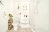Stone's Throw from Beach and Forest, Country Walks - バルコニー