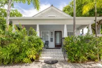 Casa De Cuba A Beach House - Cuban Flair Steps From Duval - Private Pool