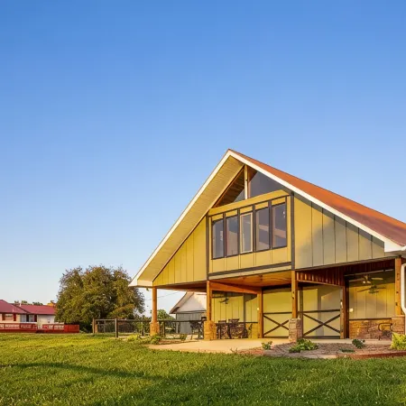 Norris Lake FarmHouse w/ Lakeviews, access and 140 acres to play.