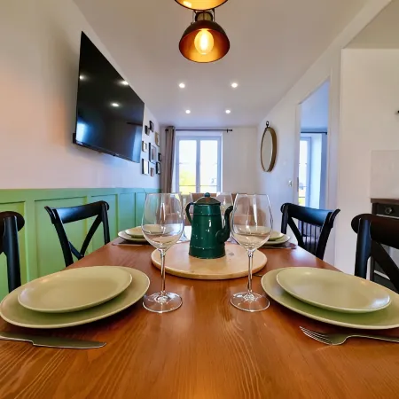 D-DAY SUITES:Liberty 35m²/Centre Ville/4 pers/2min from train station/15min from Utah Beach Отели в г. Карантан