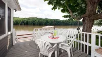 Rock River Hideaway - Homestays