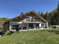 85 m2 Independent Apartments in Contemporary House with Private Garage