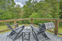 Bear Creek Cabin- 8 mi to Tiec, Sleeps 7 w/5Beds- Pet Friendly - 4-Star