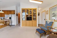 Mack and Spot House with incredible views! - Homestays