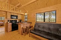 Barnwell Mountain Cabins #2: Cabin/Tiny Home w/ loft in Gilmer across from BMRA