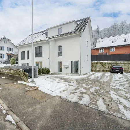 Schweizer Refugium | Smart Home, 1 GB, Erdgeschoss, 3 Min. zum Krankenhaus!