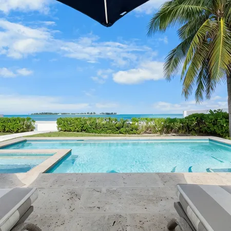 Villa Oasis- Oceanfront Beach House with Pool- Close to BahaMar!