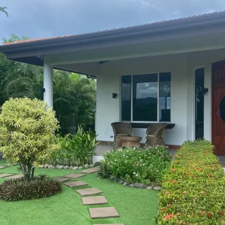 Hillside Treasure 4 BR 3.5 Bath Amazing Views of Playa Hermosa