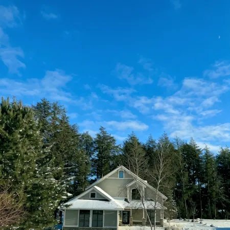Luxury on the 3L chain sleeps 8+ at the Northernaire Resort's Premier Unit!