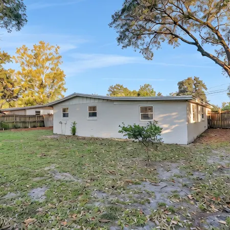 Spacious 5/2 in Orange Park