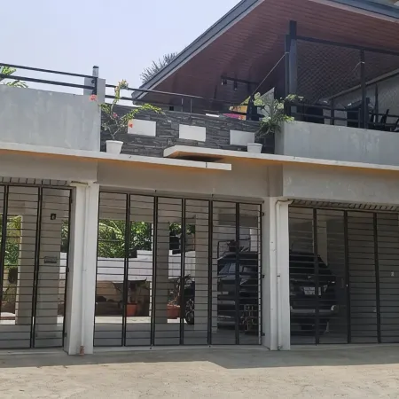 Spacious House/Villa  near Hundred Island wharf Alaminos City, Pangasinan, Phil.