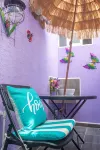 Beautiful remodeled condo near beach !