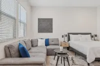 Cozy + Modern Suite by AZ Athletic Grounds! - บังกะโล