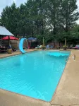 Holly Trail Treehouse in Anderson w/Wifi, AC, Smart TV, Full Bath and Washer